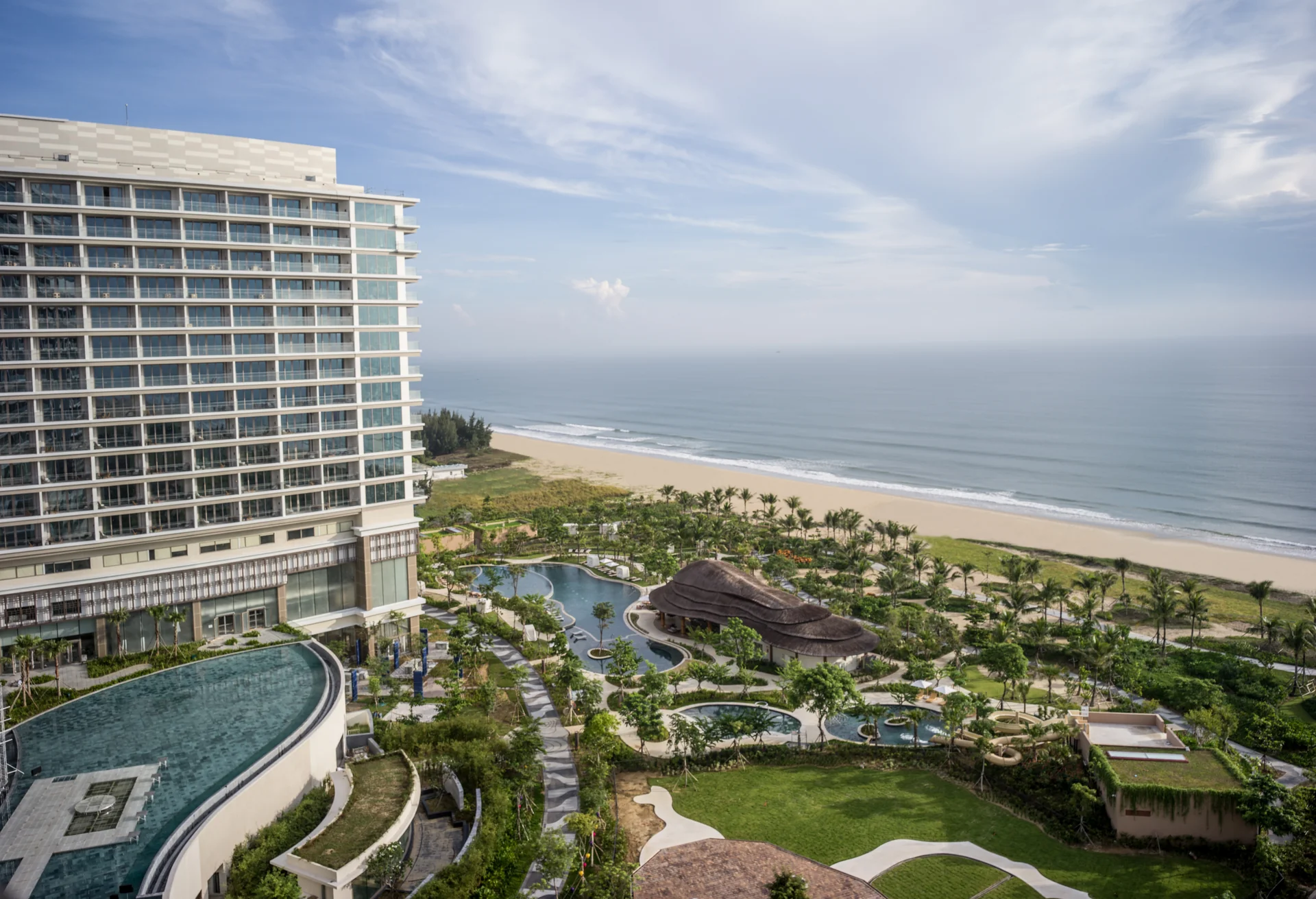 New World Hoiana Beach Resort 度假區與海景